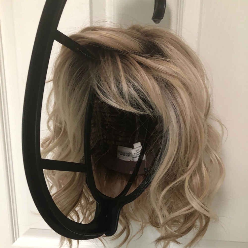 Raquel Welch ‘Editors Pick’ synthetic wig